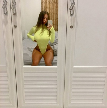 🌸💋
Я живу в Москве и с радостью сопровожу тебя в самые яркие моменты твоей жизни. Мои услуги нацелены на удовлетворение твоих самых сокровенных желаний. 🌟💫
Я открыта для экспериментов и предлагаю широкий спектр интимных развлечений. Открой весь свой потенциал со мной и насладись незабываемым опытом. 🔥❤️
Мои клиенты описывают меня как креативную и страстную леди, которая знает, как доставить настоящее наслаждение. 💃😉
У меня множество фото, чтобы ты смог оценить мою красоту и сексуальность. Обещаю, ты не останешься разочарованным! 📸💄
Доверься моим умелым рукам и мы вместе погрузимся в мир страсти и нежности. Со мной ты найдешь то, что искал! 🌹💕 Аринка